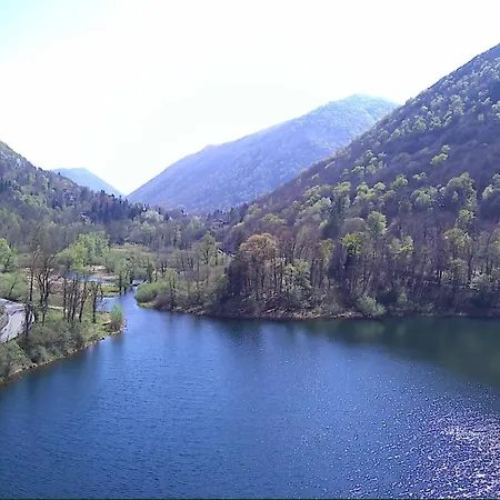 L'angolino Di Magda: On The Lake-private Beach! Ghirla