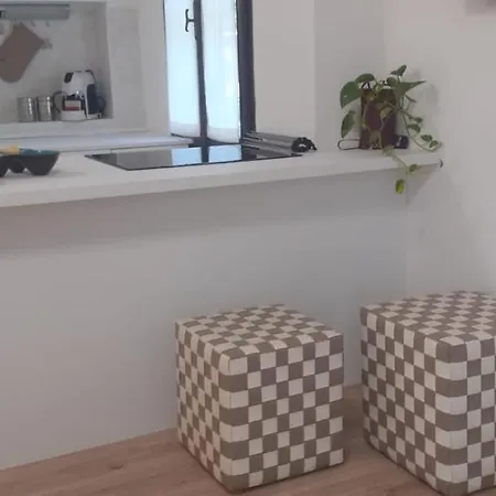 Apartment L'angolino Di Magda: On The Lake-private Beach!