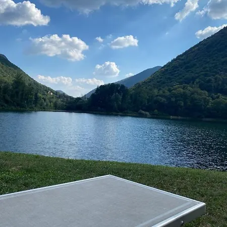 L'angolino Di Magda: On The Lake-private Beach! Ghirla
