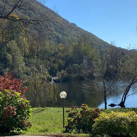 L'angolino Di Magda: On The Lake-private Beach! Apartment Ghirla